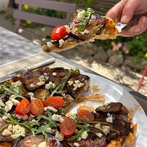 Tarte aux aubergines, tomates séchées et féta